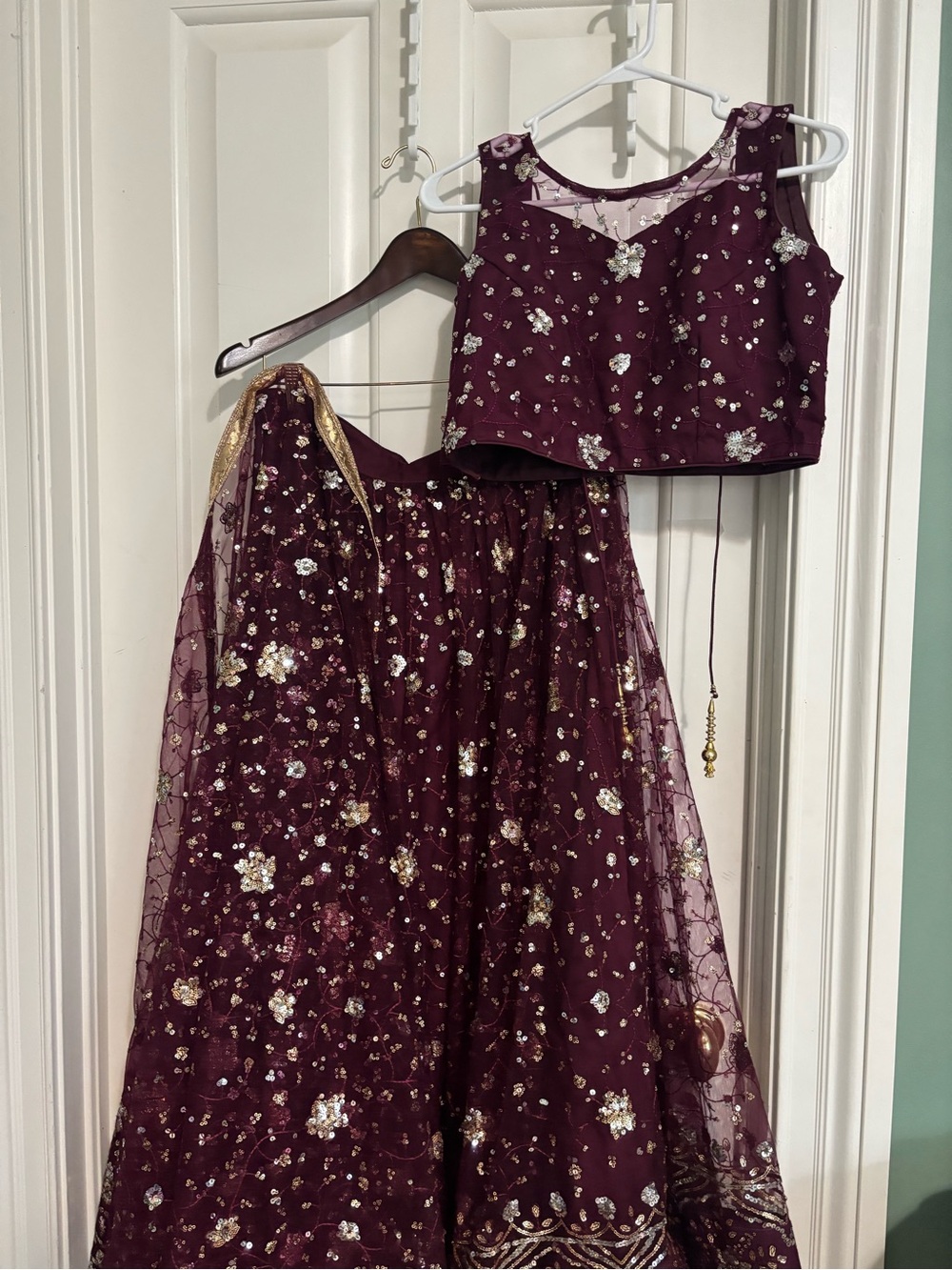 Women’s beautiful Burgundy Floral Embellished Lehenga Set Medium - Picture 6 of 16
